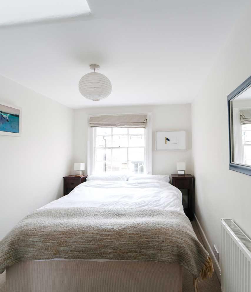 Stylish Three Bedroom Apartment In Heart Of City Bath Exterior foto
